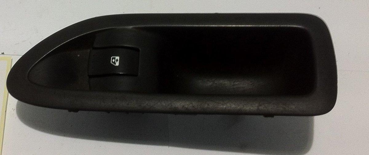 7700417487- ALZA CRISTALLO  POST SX RENAULT LAGUNA 2001 <br /><br />