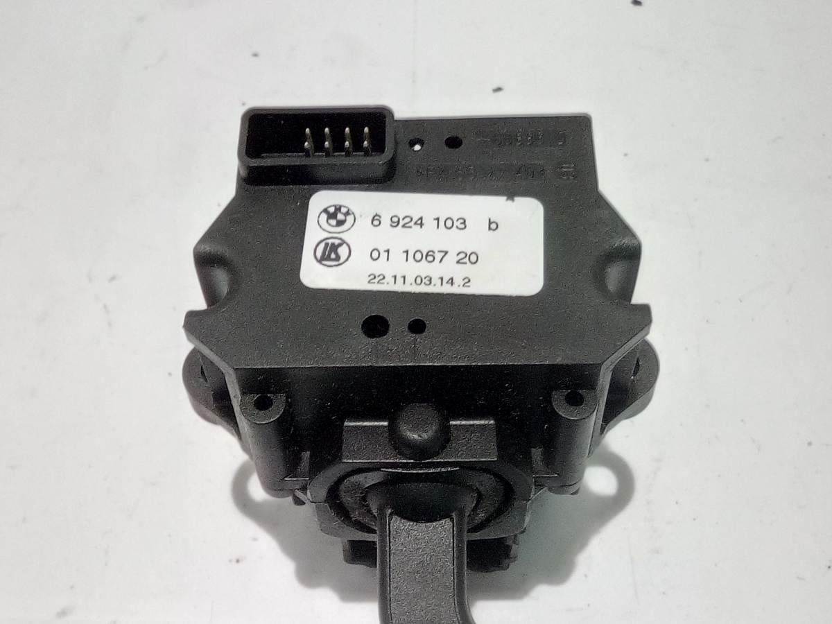 6924103B DEVIALUCE LEVA COMANDI FRECCIE BMW 530 2005  <br />