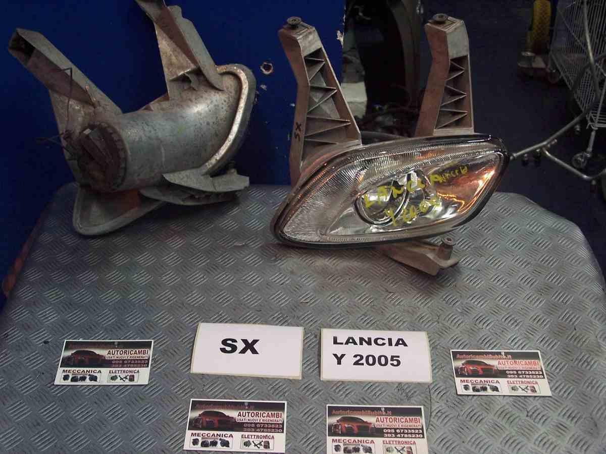 Lancia y dal 2004 al 2007 faretto fendinebbia sx