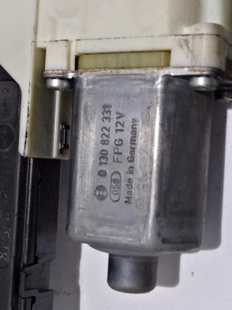 827000002R  ALZA VETRO ANT DX RENAULT LAGUNA 2.0 CDI <br />