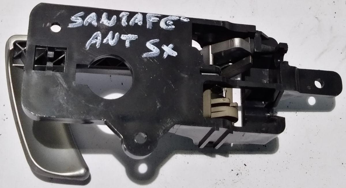 MANIGLIA INTERNA ANT SX HYUNDAI SANTA FE 826102B010J9'<br /><br /><br />