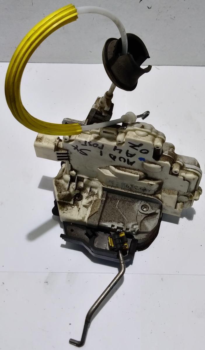 SERRATURA PORTIERA POST SX AUDI A4 2007 8E0839015<br /><br /><br />