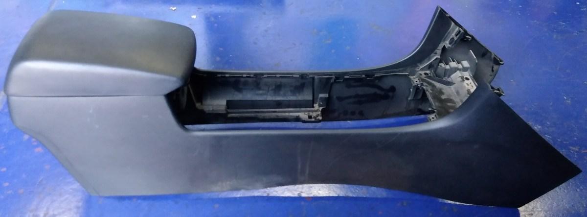 RIVESTIMENTO CENTRALE MAZDA 3 BP1J64420E02<br /><br /><br />