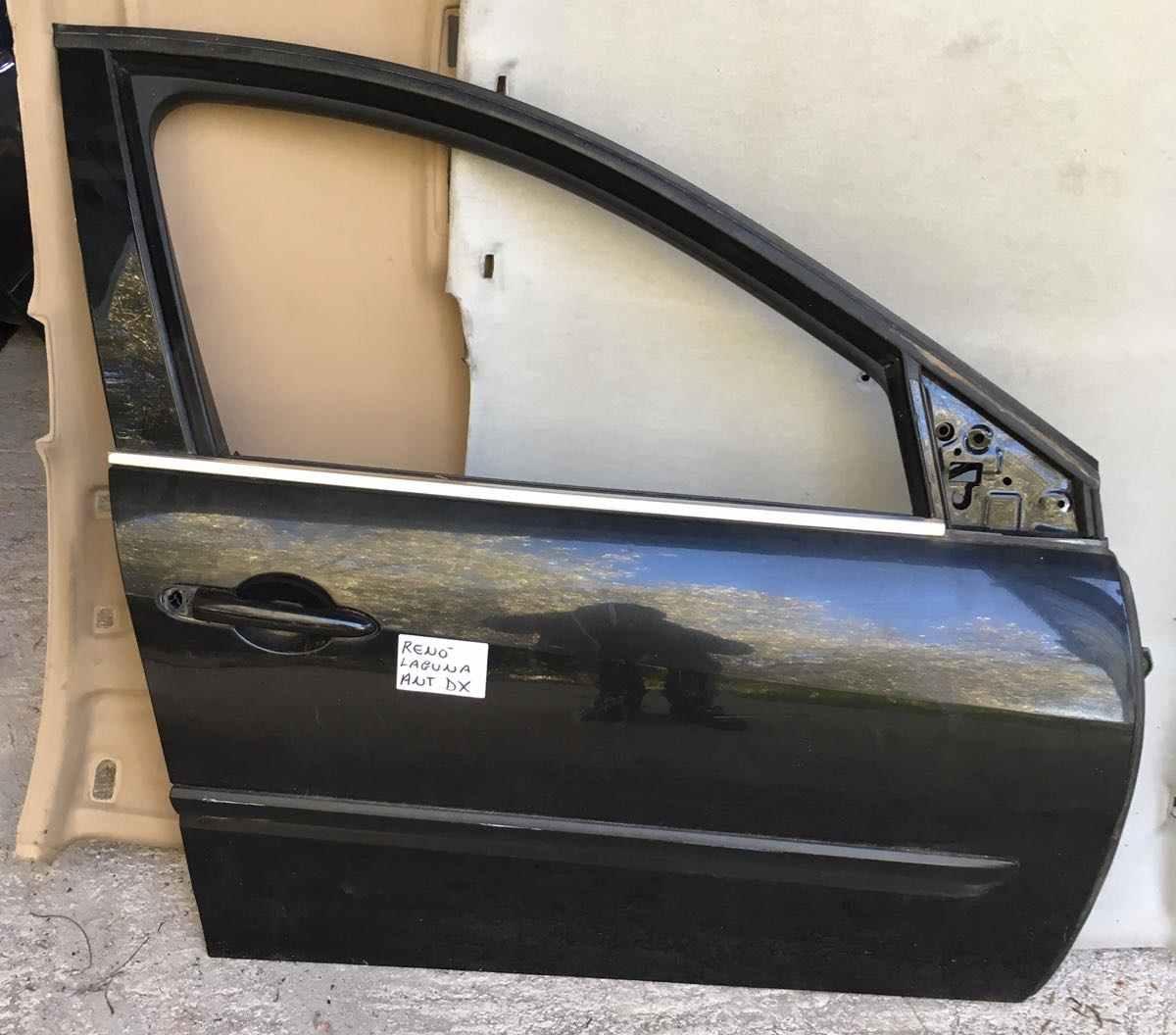 PORTIERE ANT DX RENAULT LAGUNA 2009 801000025R<br /><br /><br />