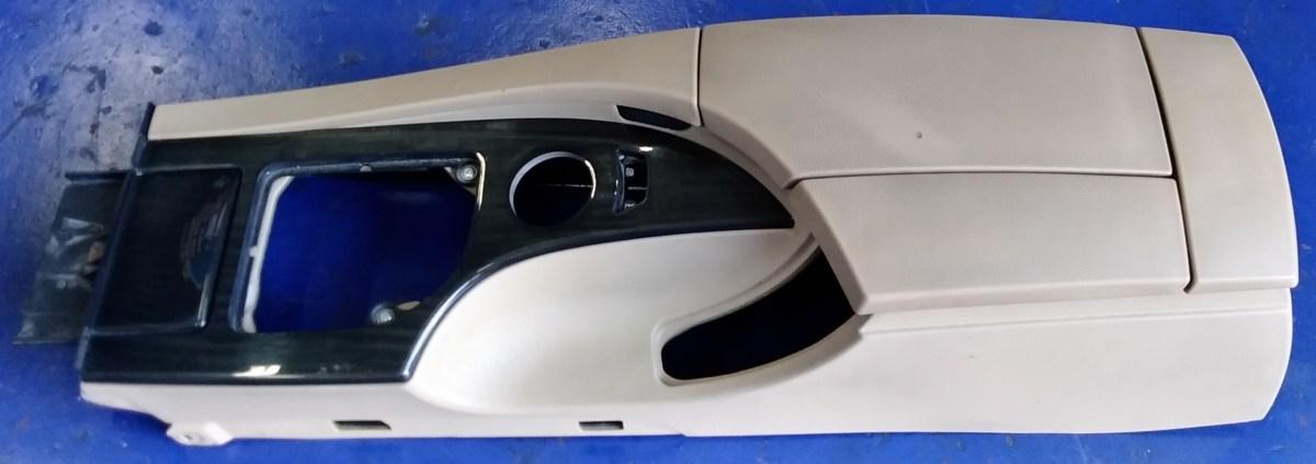RIVESTIMENTO CENTRALE BMW 530 51169191769<br /><br /><br />