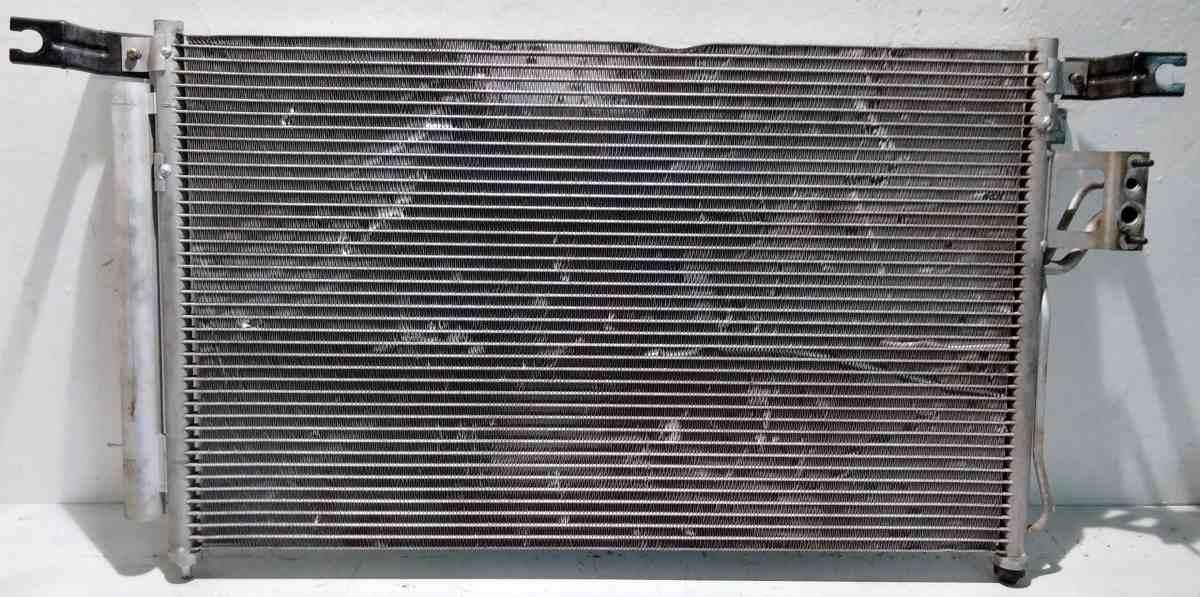 CONDENSATORE HYUNDAI SANTA FE 976062B000<br /><br /><br />