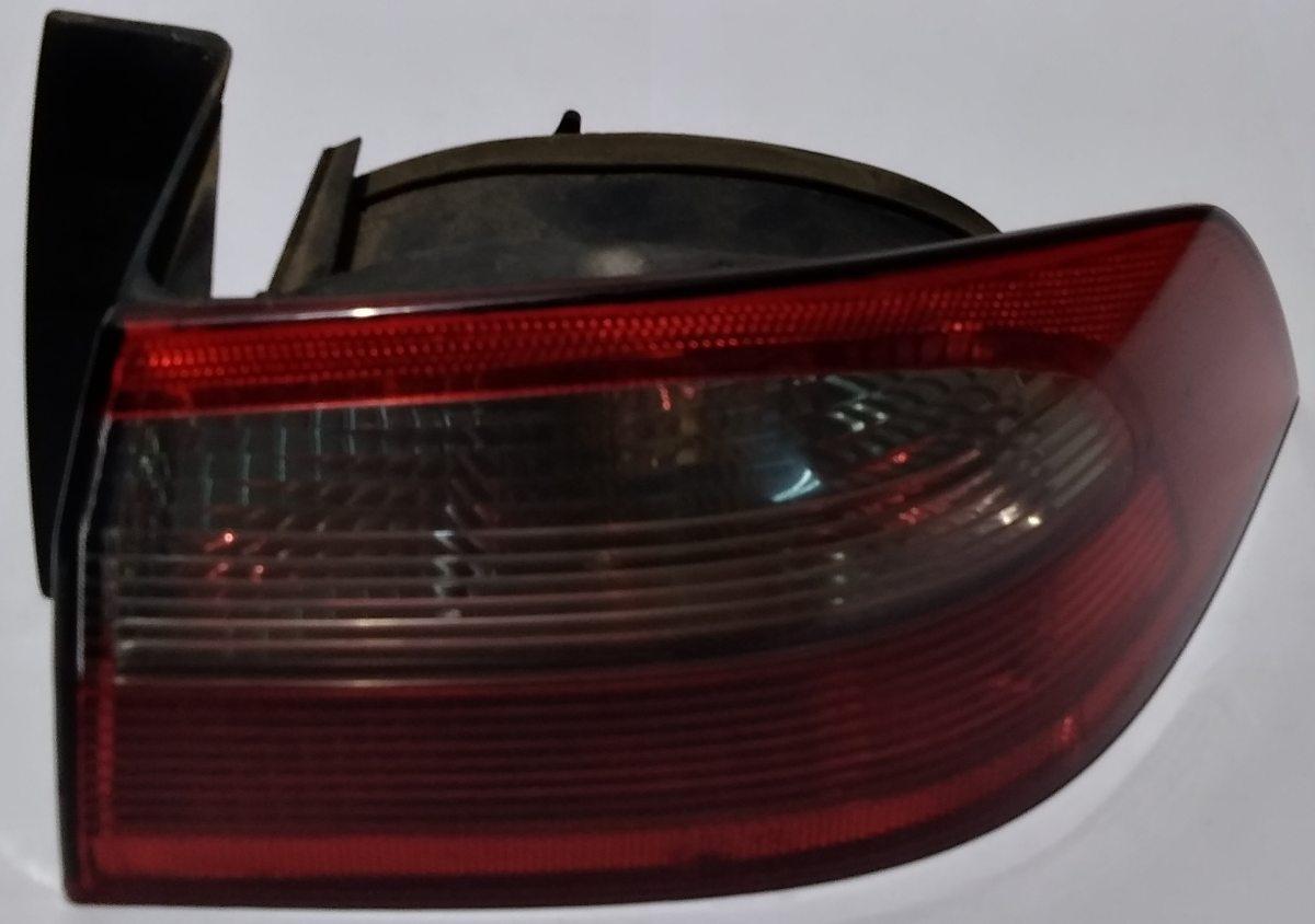 FANALE POSTERIORE EST DX RENAULT LAGUNA 2000 8200002474<br /><br /><br />