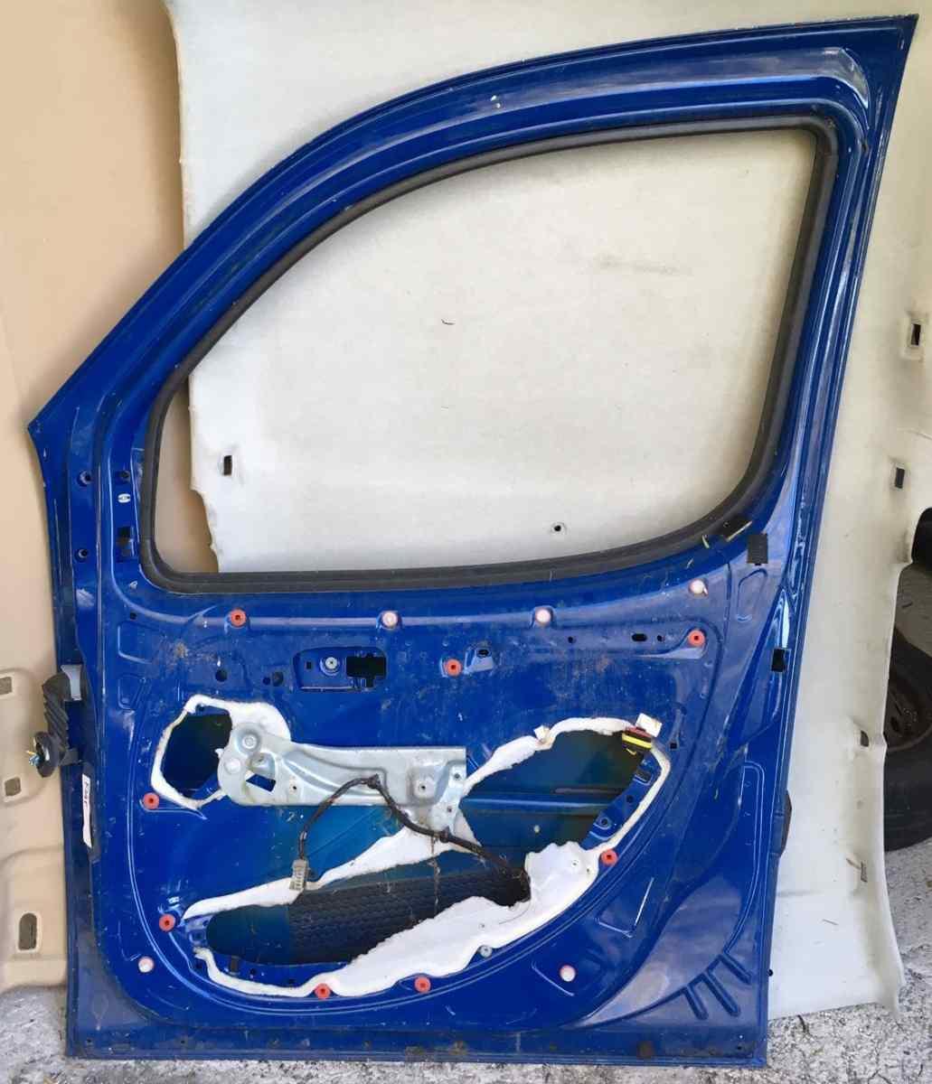 PORTIERA  ANT DX FIAT DOBLO' 51847704<br /><br /><br /><br />