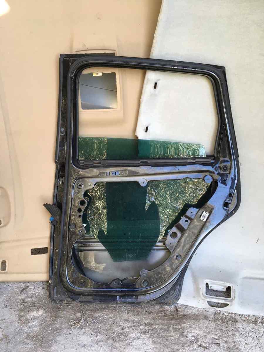 PORTIERA  POST DX VOLKSWAGEN POLO 2006 6Q6833056H<br /><br /><br />