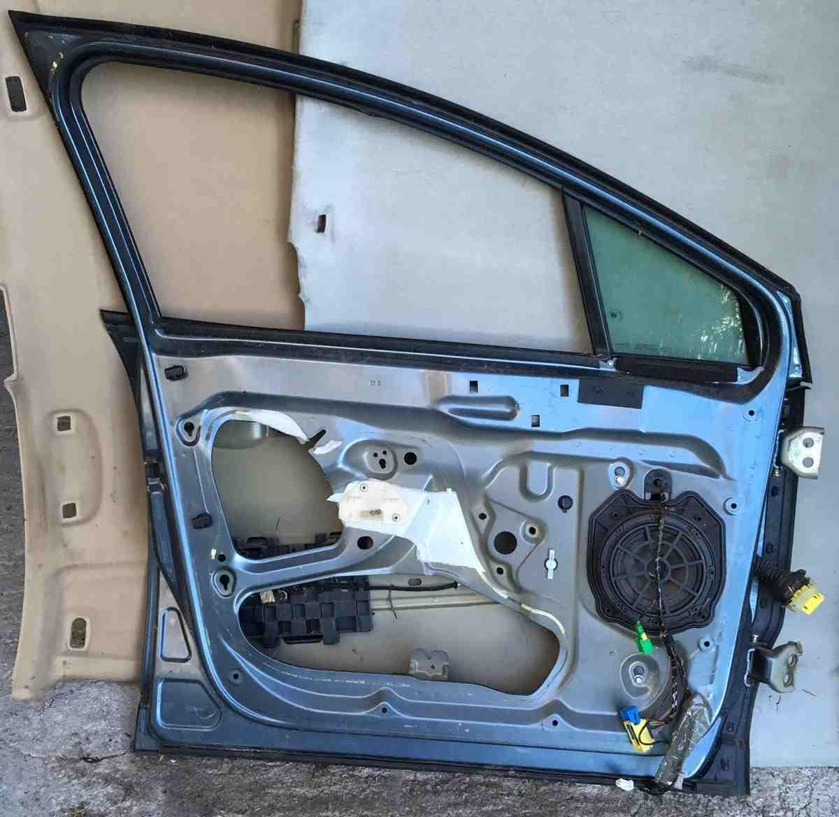 PORTIERA  ANT SX CITROEN C4 2005  00009002W0<br /><br /><br />