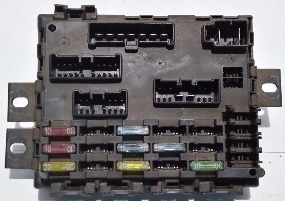 SCATOLA FUSIBILI FIAT MULTIPLA 1'SERIE 46517276<br /><br /><br />
