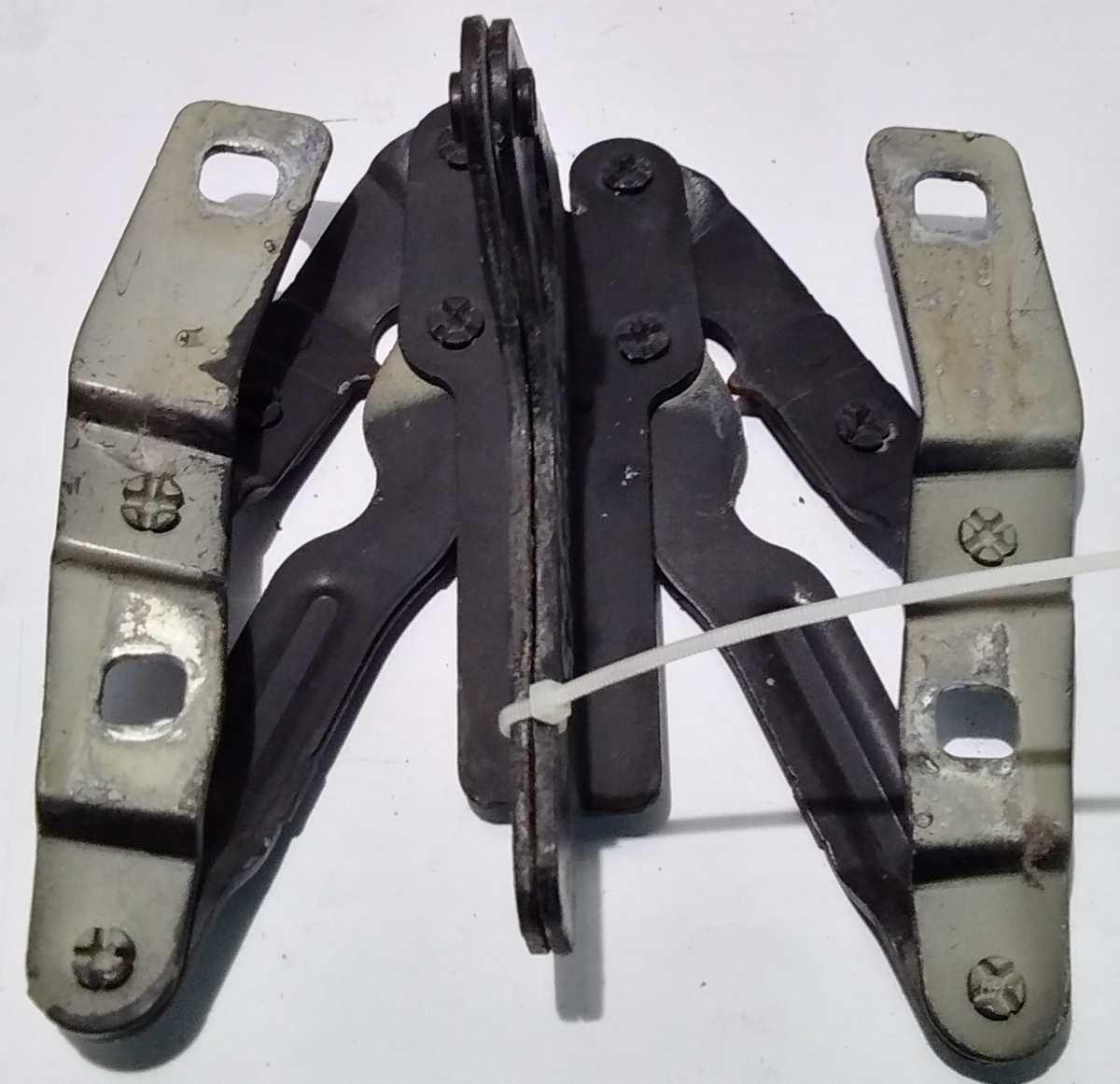 CERNIERE COFANO ANT SEAT LEON 1P0823301<br /><br /><br />