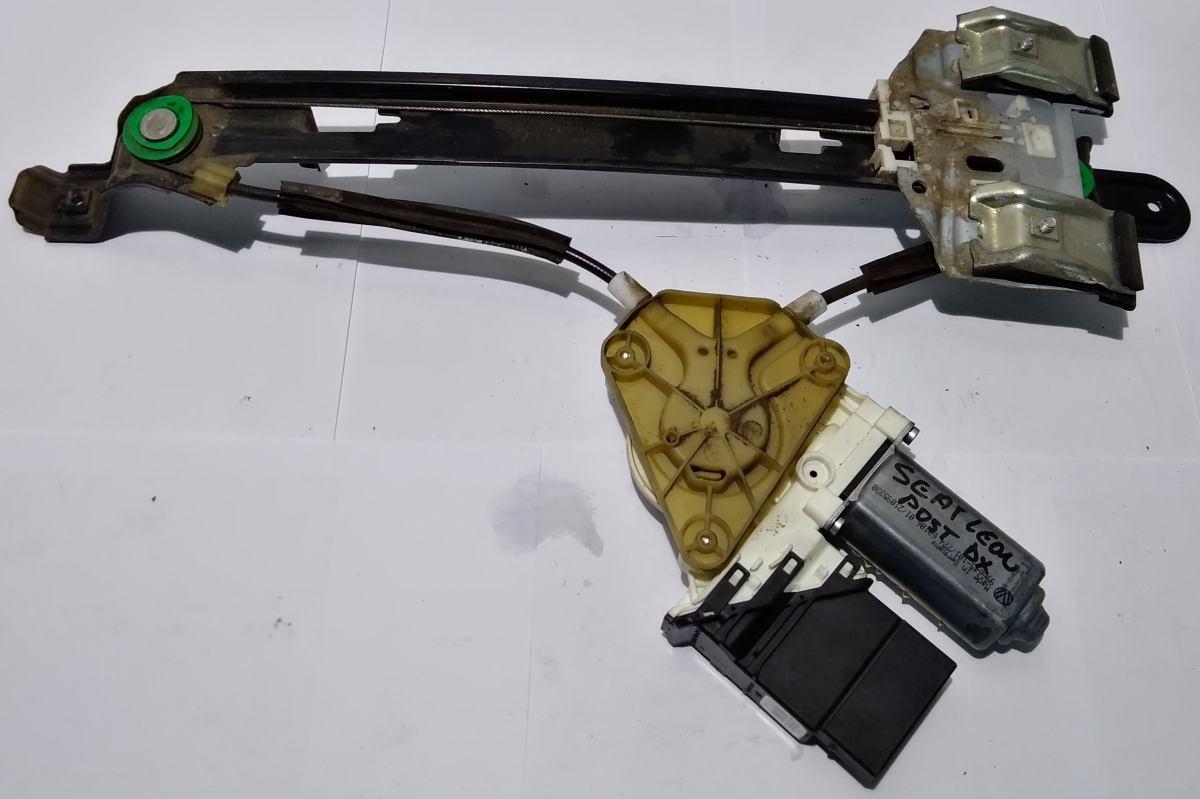 ALZAVETRO POST DX SEAT LEON 1K0959704G<br /><br /><br />