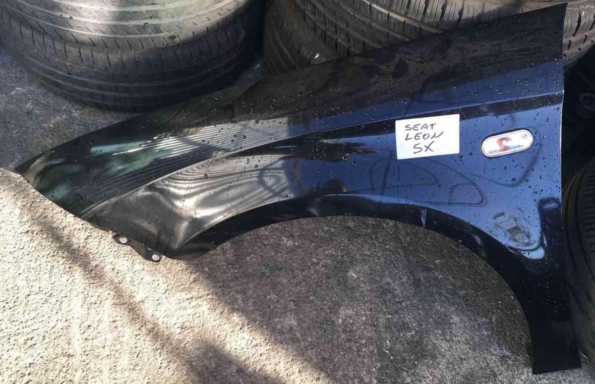 PARAFANGO SX SEAT LEON 2006 1P0821021A<br /><br /><br />