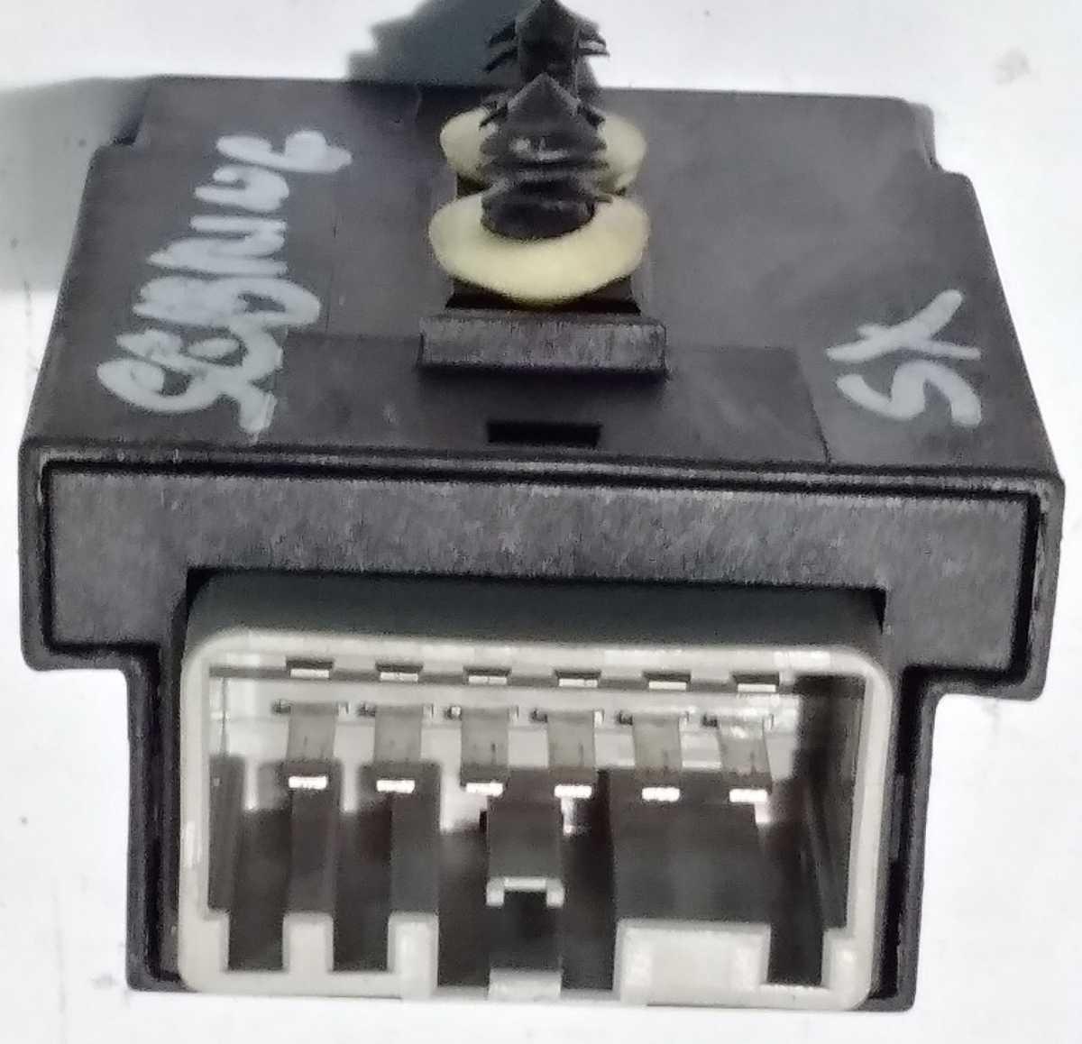 RELEà ALZAVETRO SX CRYSLER SEBRING 04606521A0<br /><br /><br />