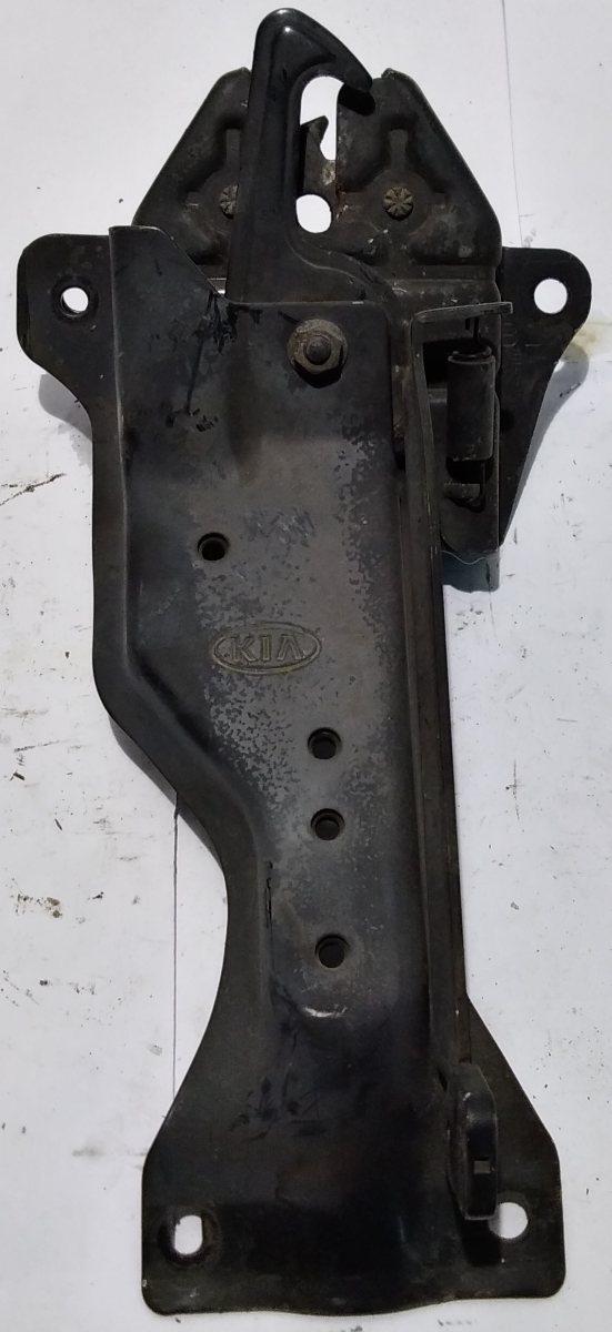 AGGANCIO COFANO ANTERIORE KIA SORENTO 811303E000<br /><br /><br /><br /><br /><br />