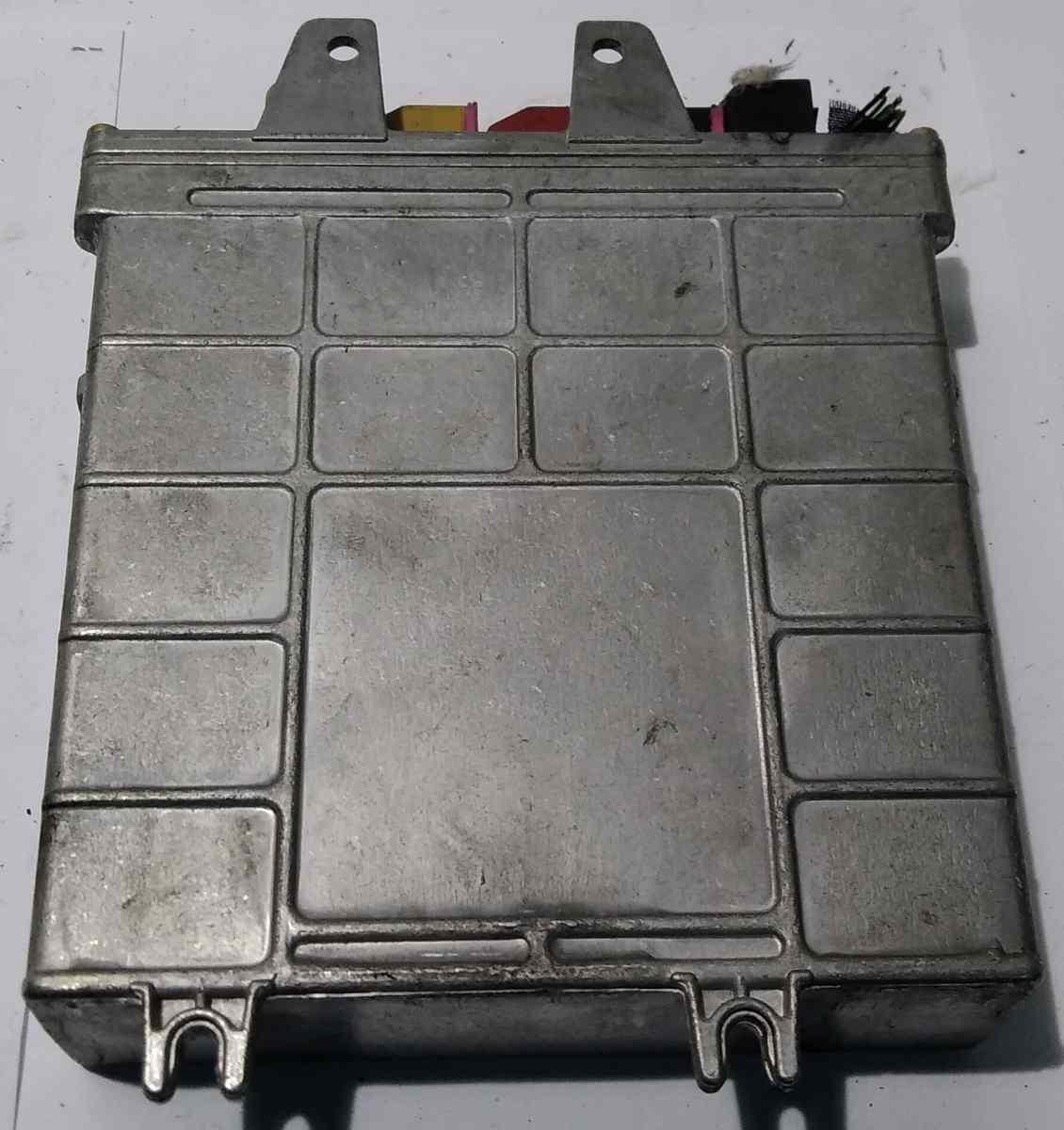 CENTRALINA MOTORE AUDI A4 2000 8D0907557C<br /><br /><br />