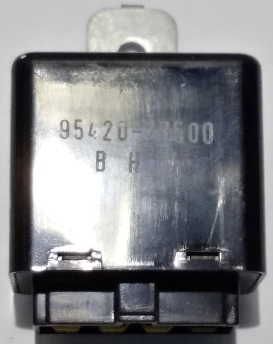 RELE' COMMUTTATORE HYUNDAI SANTA FE 954202B500<br /><br /><br />