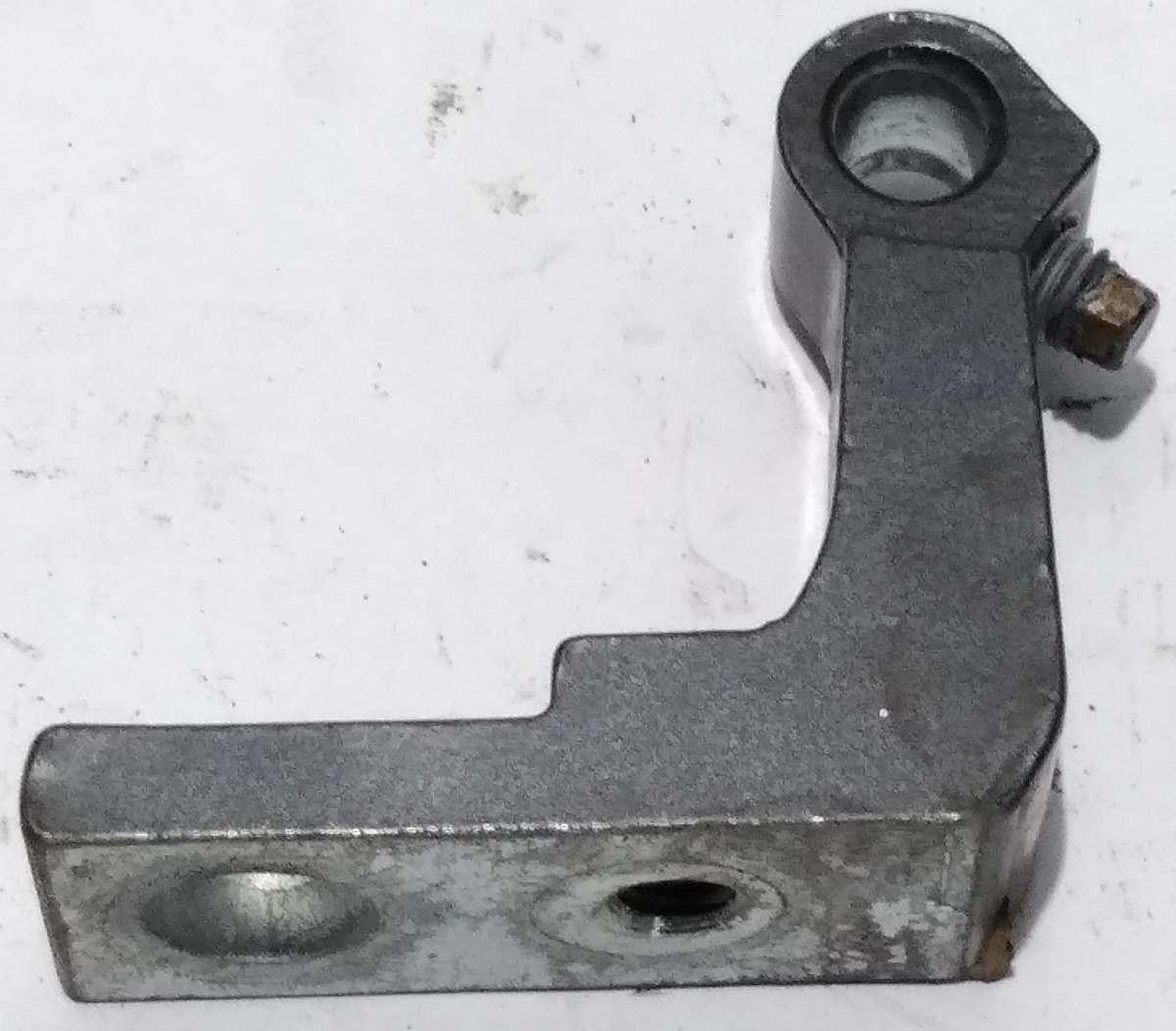 CERNIERA PORTIERA ANT SX ALTO AUDI A4 2007 8E0831401C<br /><br /><br />