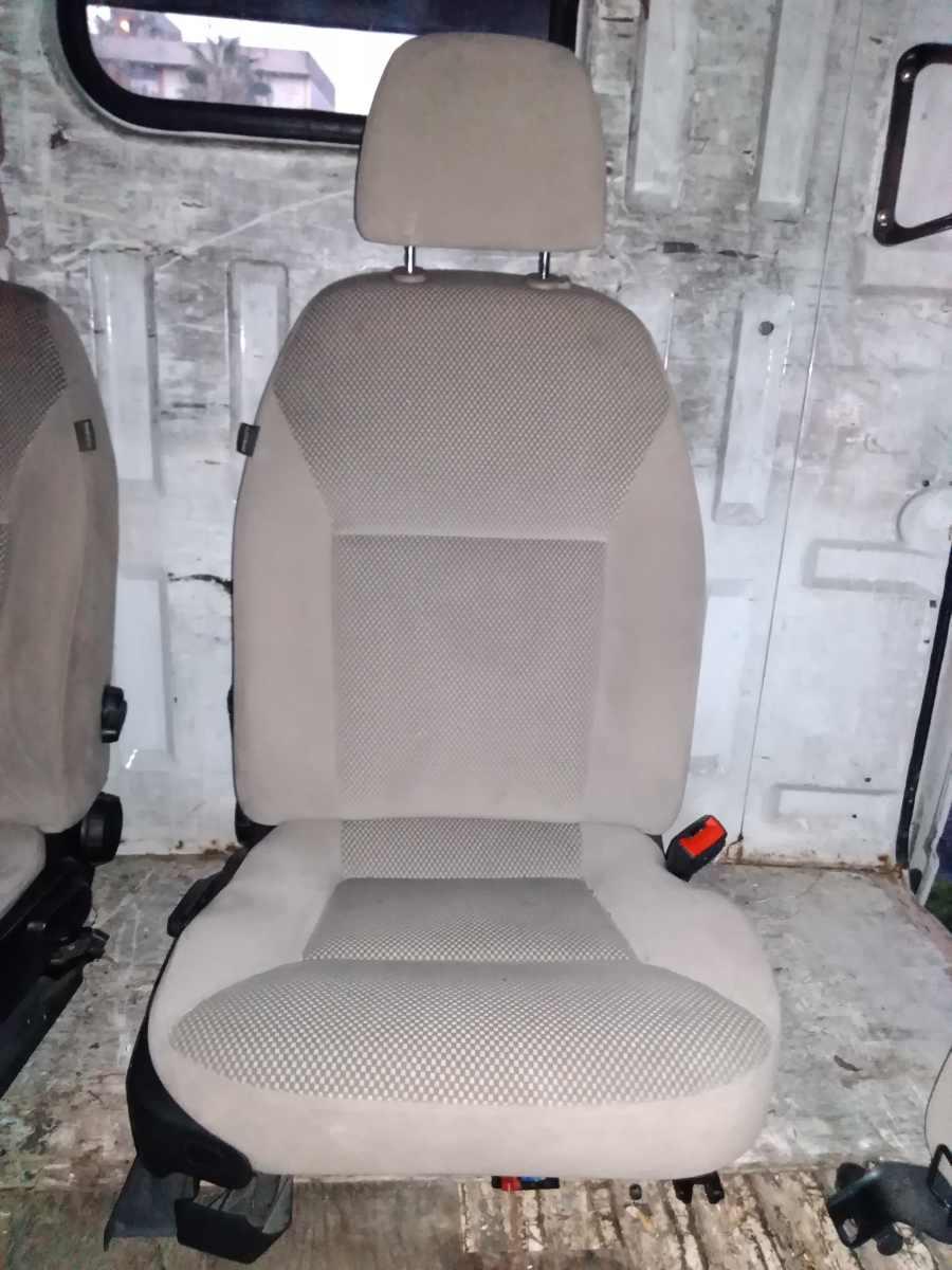 TAPPEZZERIA COMPLETA COLORAZIONE BEIGE FIAT CROMA 46848990<br /><br /><br />