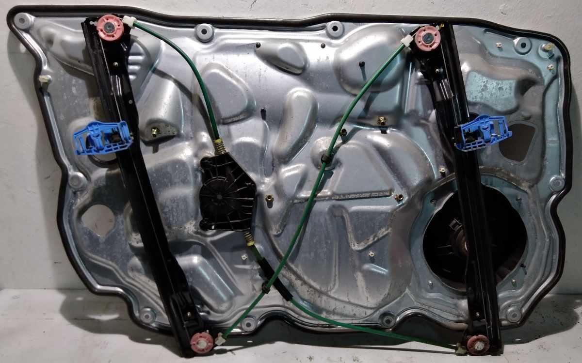 71740200 PANNELLO ALZAVETRO ANT DX FIAT CROMA 2005/10  71740200<br /><br /><br /><br />