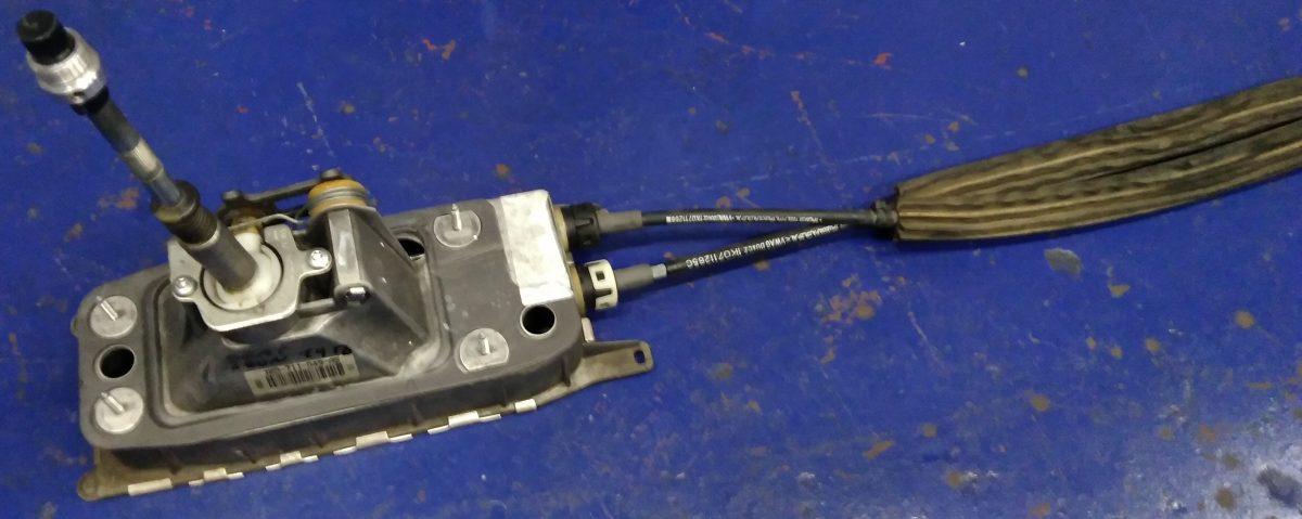 LEVA CAMBIO CON CAVI SEAT LEON 2005/12 1K0711049AS<br /><br /><br />