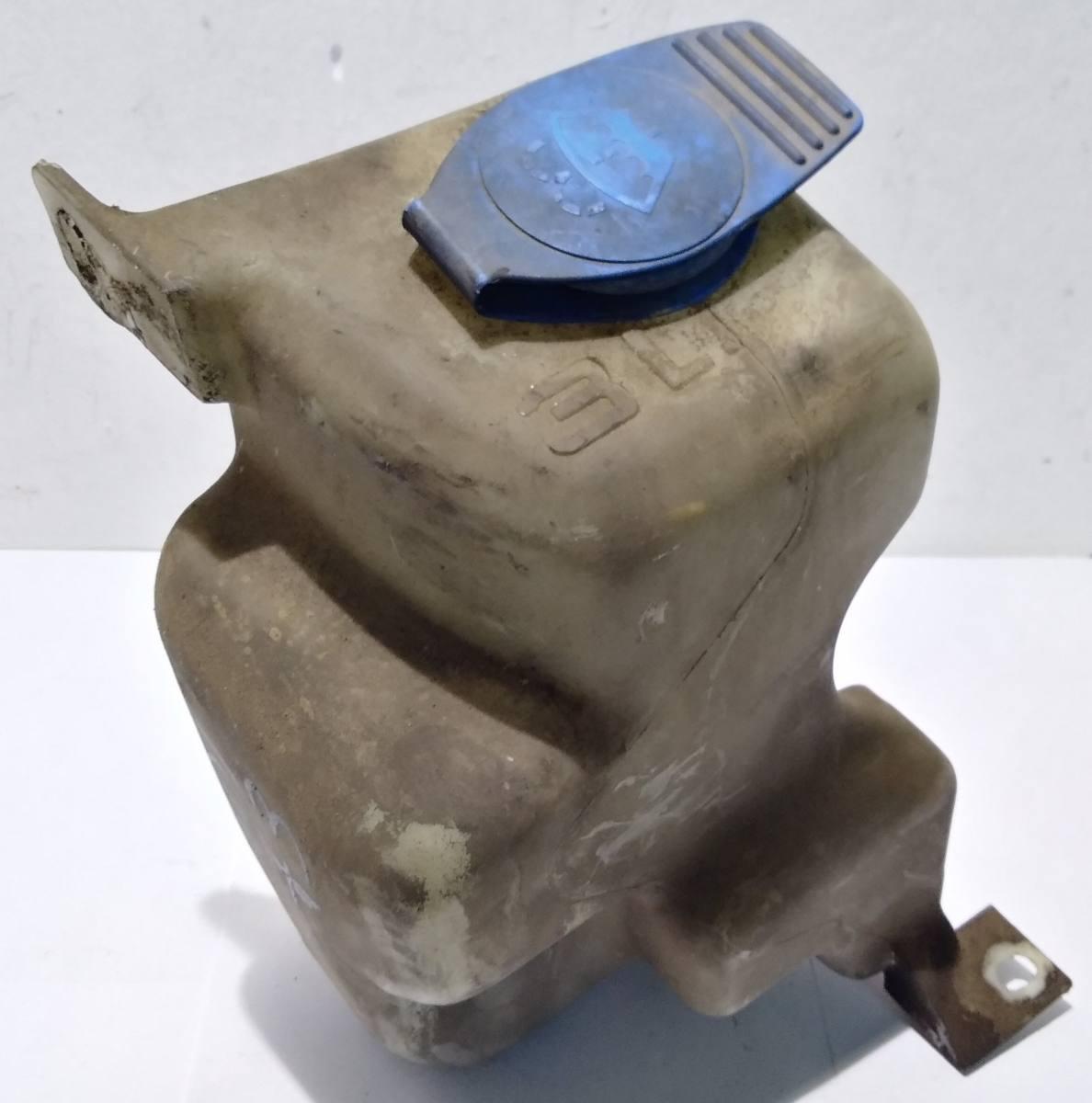 VASCHETTA  ACQUA TERGICRISTALLI AUDI A3 1' SERIE 1J0955453P<br /><br /><br /><br />
