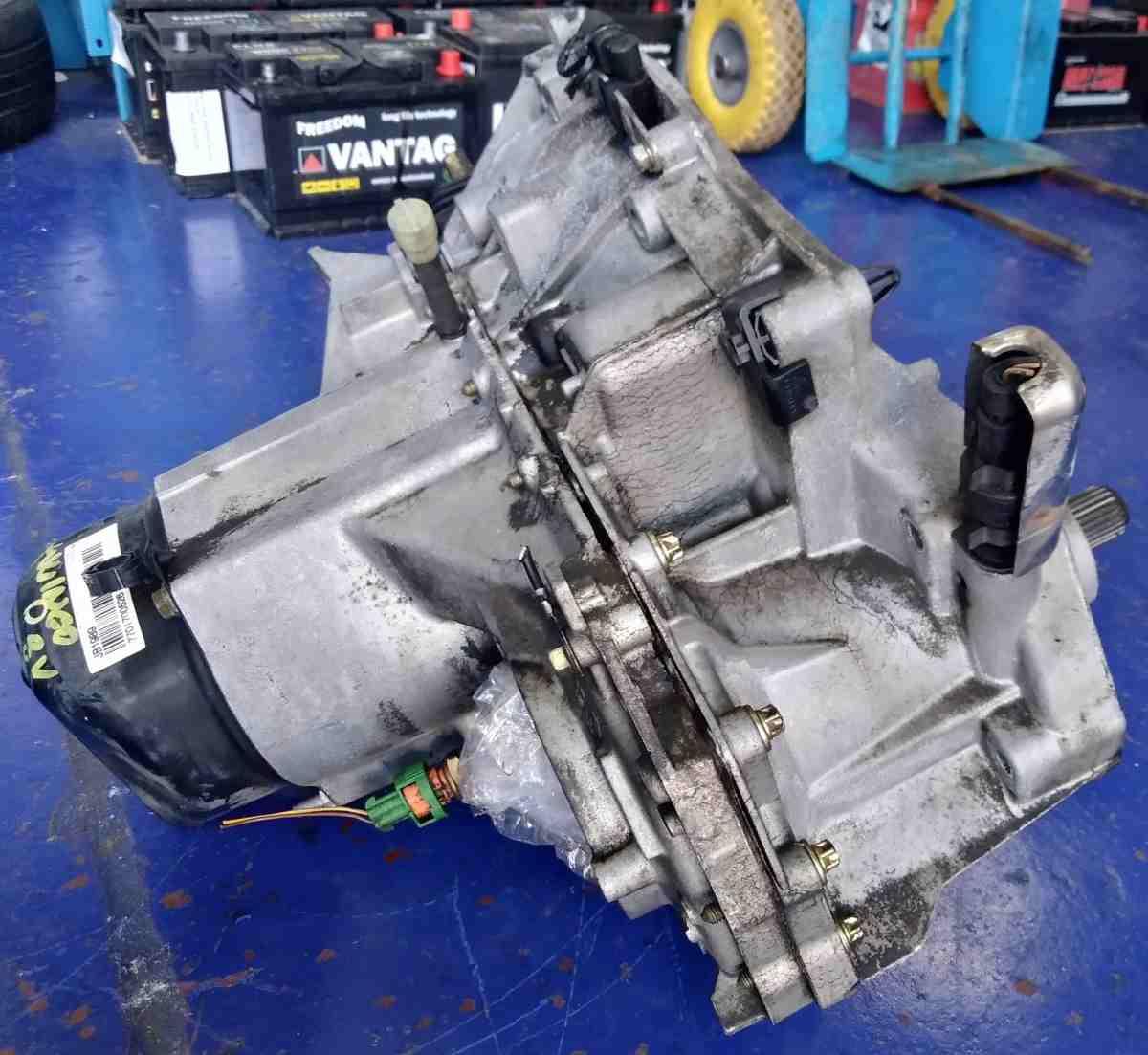 SCATOLA CAMBIO  RENAULT TWINGO 8V 7701700526<br />