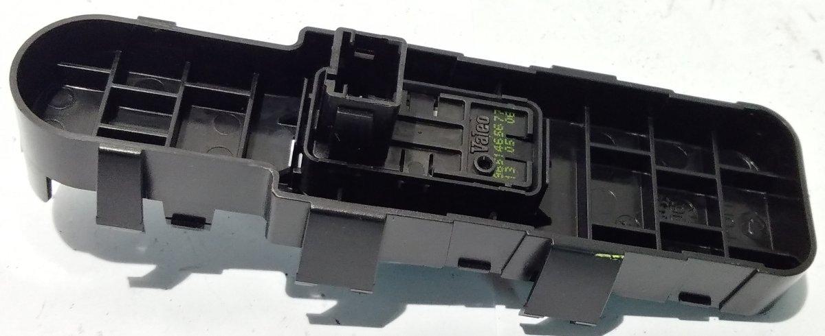 PULSANTE ALZAVETRO ANT DX CITROEN C4 1.6 HDI 2007 9651465677<br /><br />