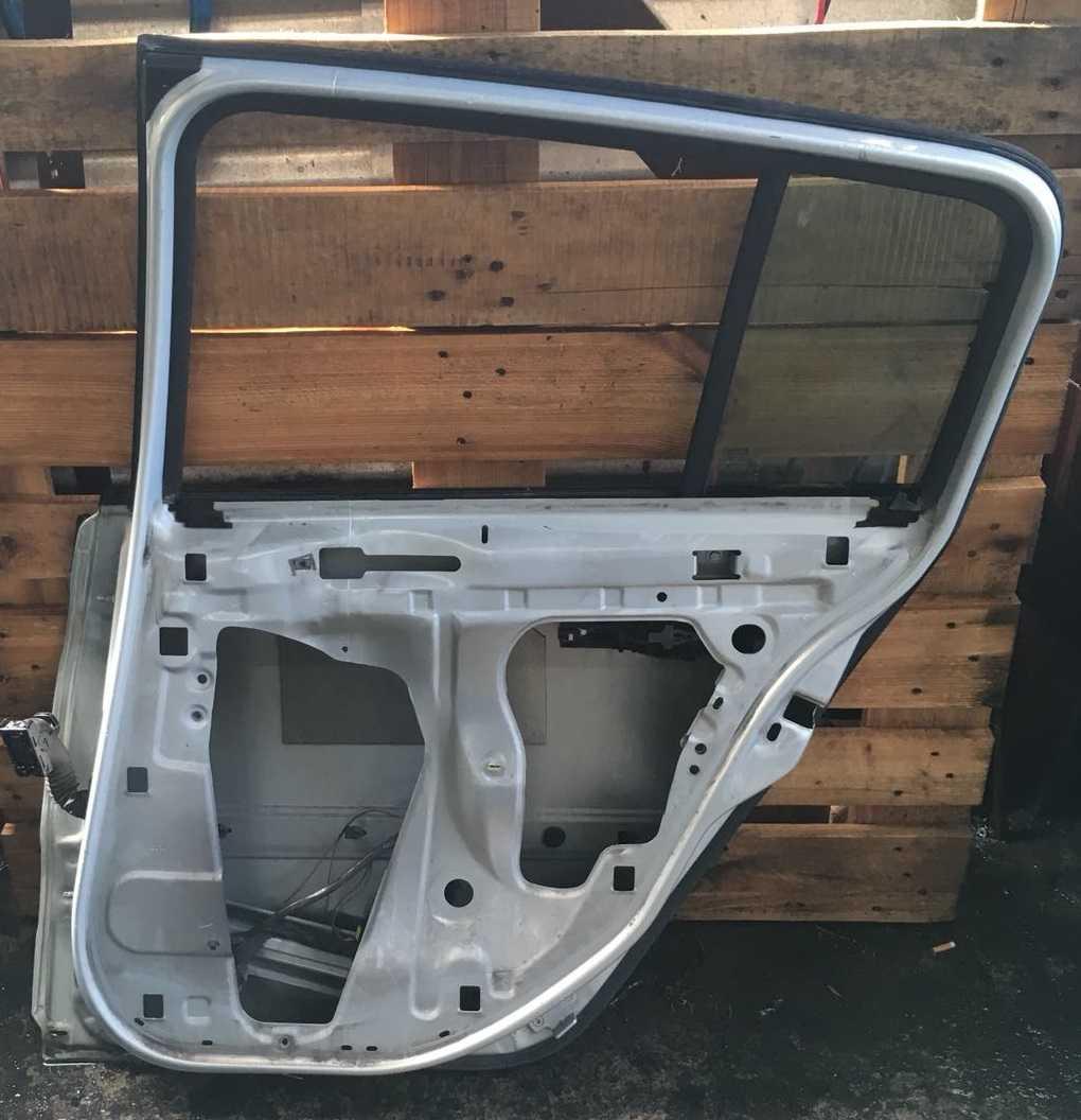 PORTIERA POST DX RENAULT MEGANE 2005 7751473734<br />