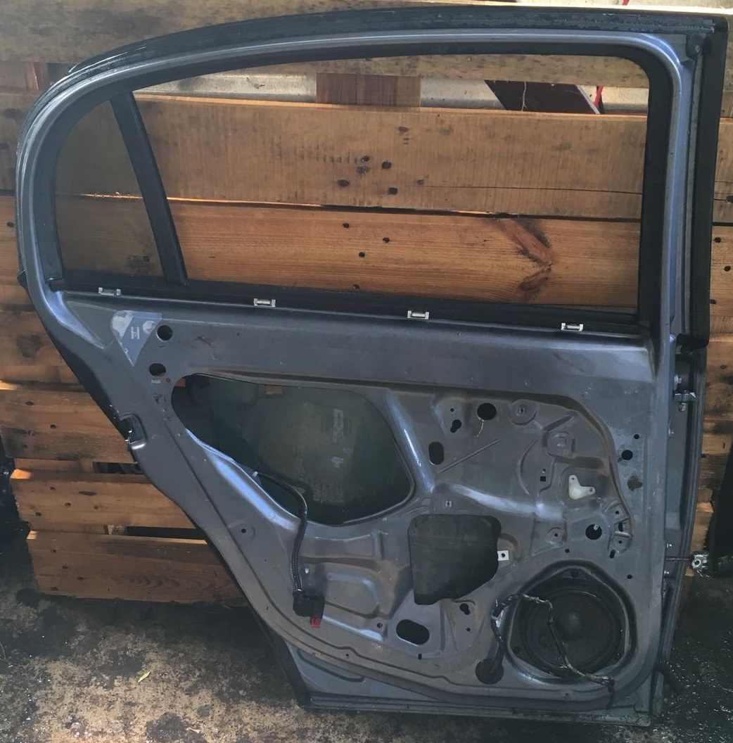 PORTIERA POST SX OPEL VECTRA 2002/06 93175836<br />