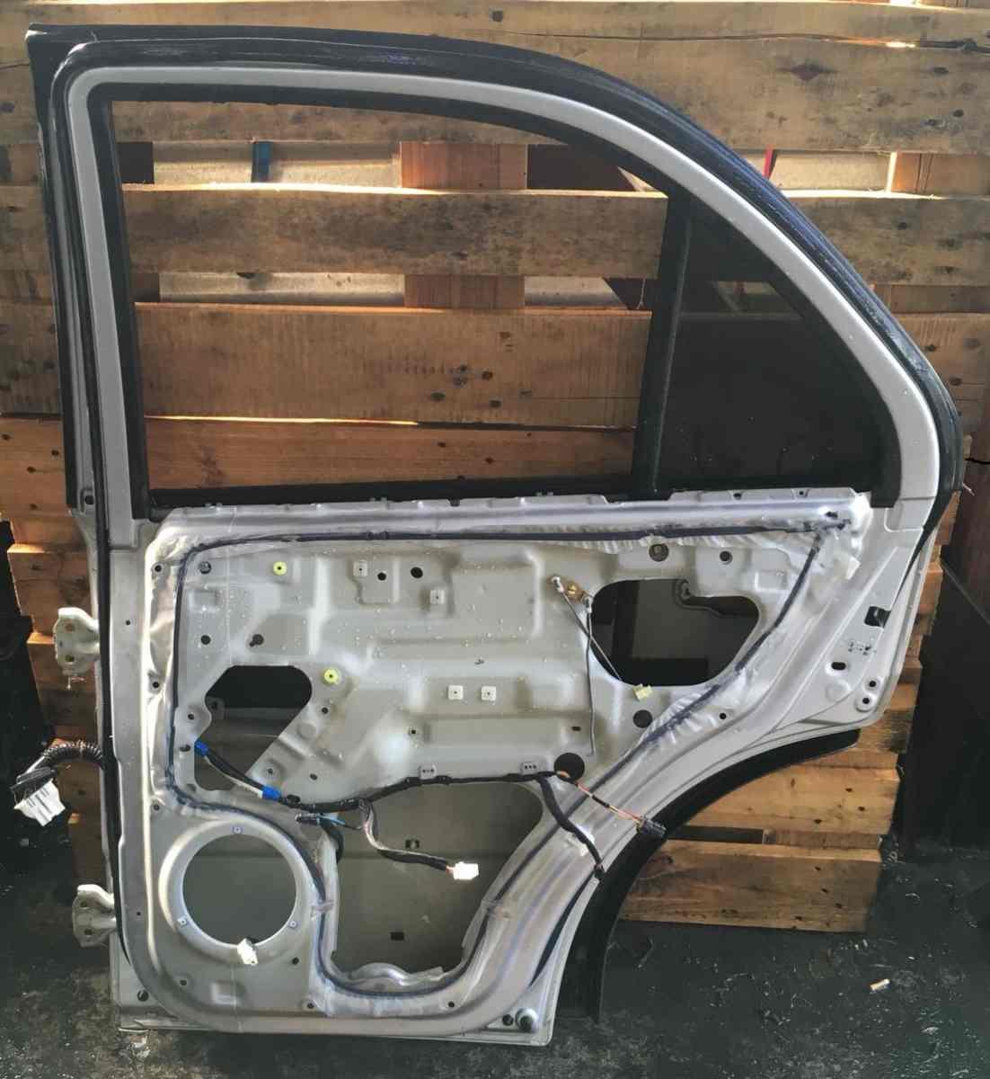 PORTIERA POST DX KIA SORENTO 2005 770043E111<br />