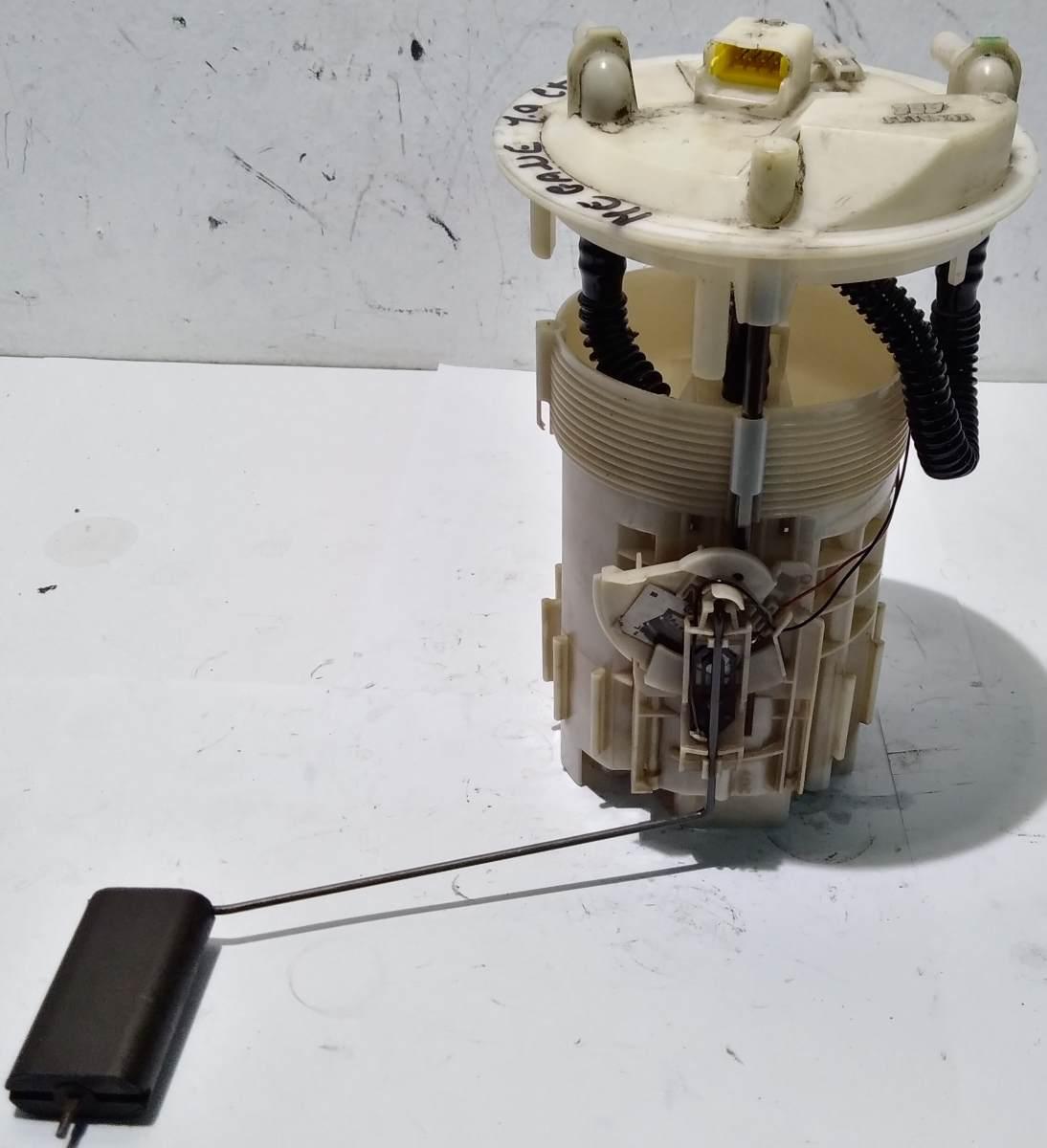 POMPA CARBURANTE RENAULT MEGANE 2005 1.9 CDI 8200288808<br /><br />