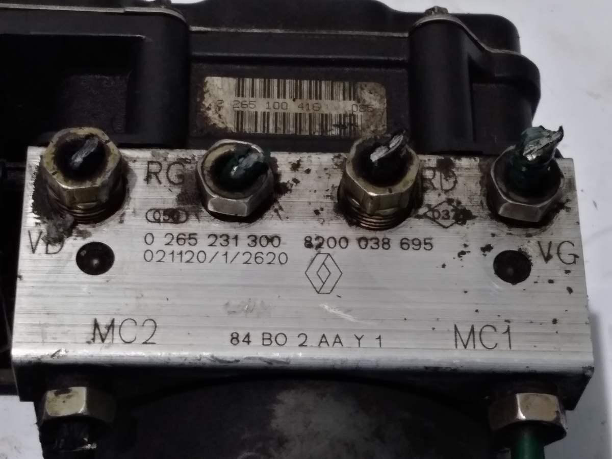 CENTRALINA ABS RENAULT MEGANE 1.9 CDI 2005 8200038695<br /><br /><br />