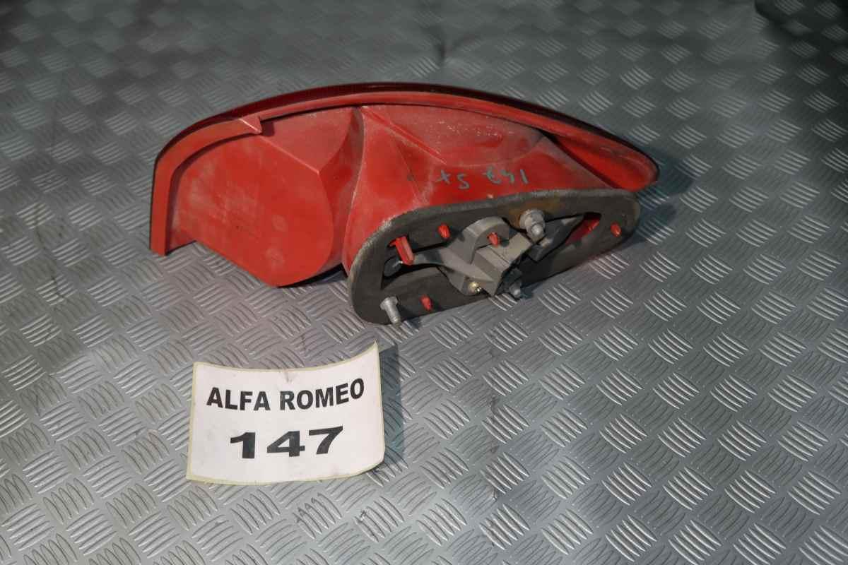 Alfa romeo 147 fanale posteriore sx