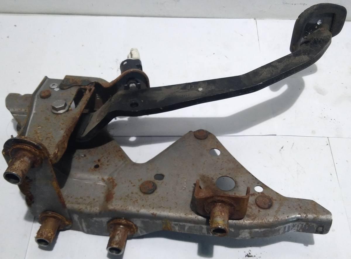 PEDALE FRENO RENAULT CLIO 1.2 BZ 8200711631<br /><br /><br />