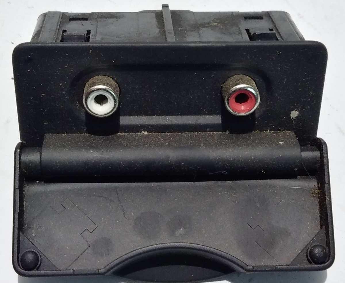 PORTA INGRESSO AUX RENAULT CLIO 2010 1.2 BZ 280230001R<br /><br /><br />