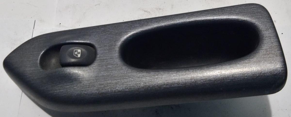 PULSANTIERA POST DX RENAULT LAGUNA 2000 7701707067<br /><br /><br />