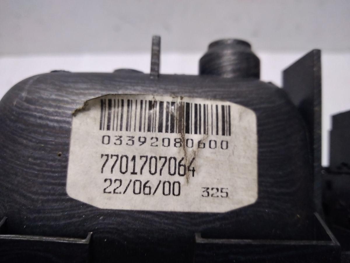 PULSANTIERA ANT SX RENAULT LAGUNA 2000 7701707064<br /><br /><br />