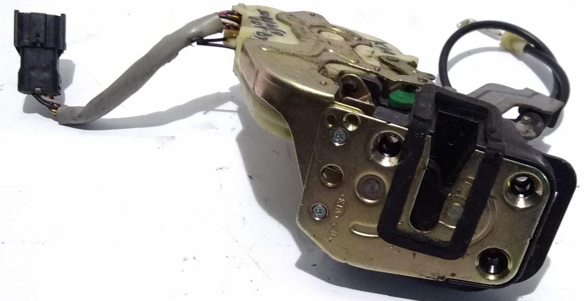 CHIUSURA PORTIERA ANT DX KIA SORENTO 2007 813203E010<br /><br /><br />