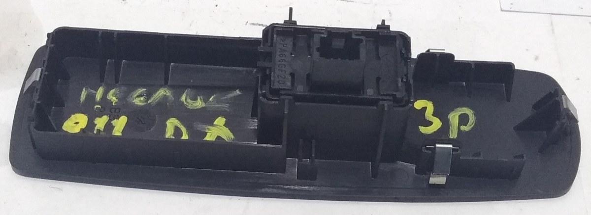 PULSANTE ALZAVETRO ANT DX RENAULT MEGANE 2012 1.5 DCI 809600004R<br />