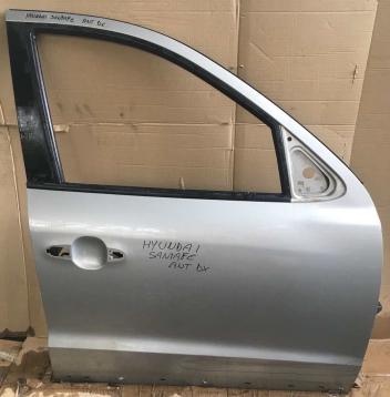 PORTIERA ANT DX HYUNDAI SANTA FE 2006  760042B030<br /><br /><br />