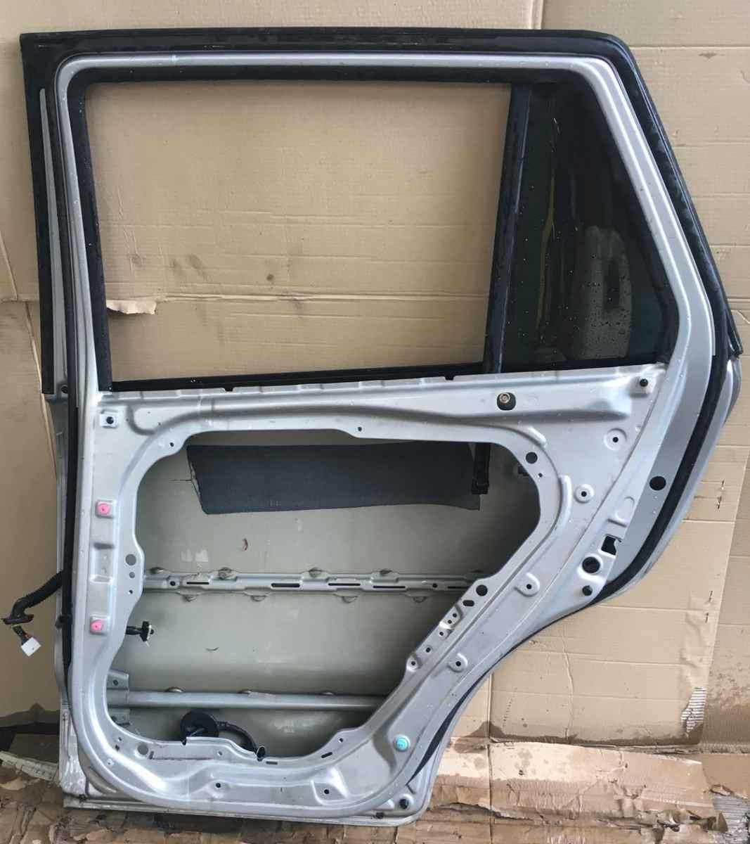 PORTIERA POST DX HYUNDAI SANTA FE 2006 770042B030<br /><br /><br />