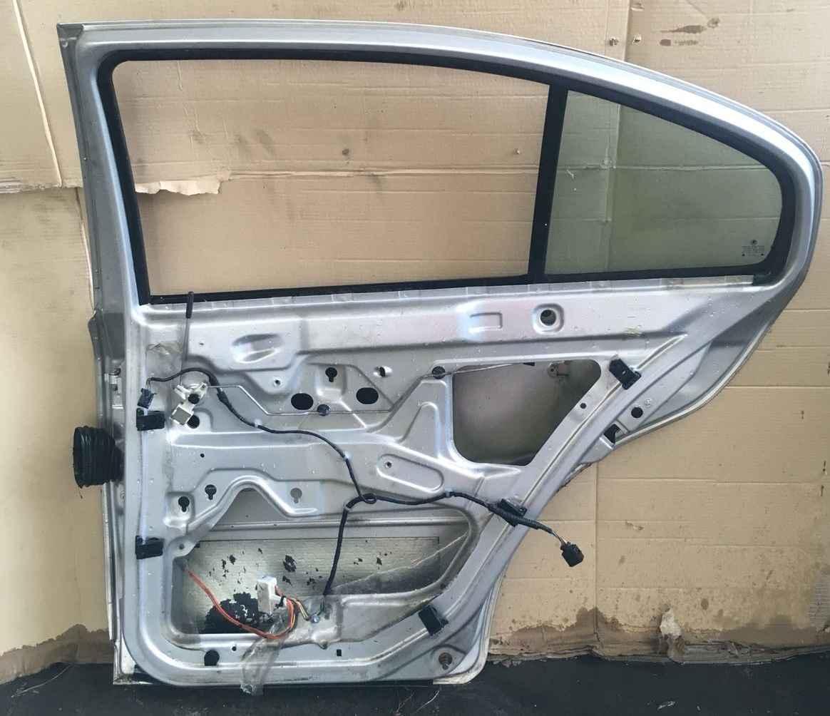 PORTIERA POST DX SKODA OCTAVIA 2004 1U4833052<br /><br /><br />