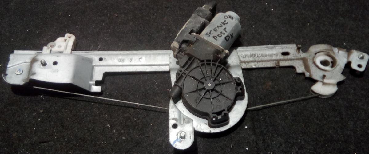 ALZAVETRO  POST DX RENAULT SCENIC 2005 8200636810<br /><br /><br />