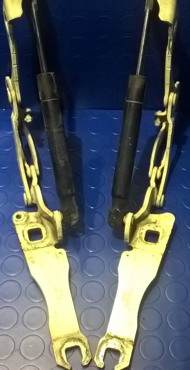 CERNIERE E PISTONCINI COFANO ANTERIIORE MINI ONE D 2011<br /><br /><br />