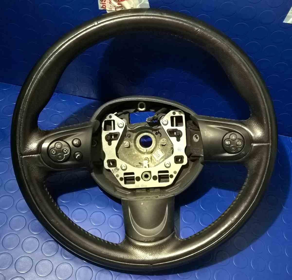 VOLANTE MULTIFUNZIONI MINI ONE R56  2011 32306794624<br /><br /><br /><br />