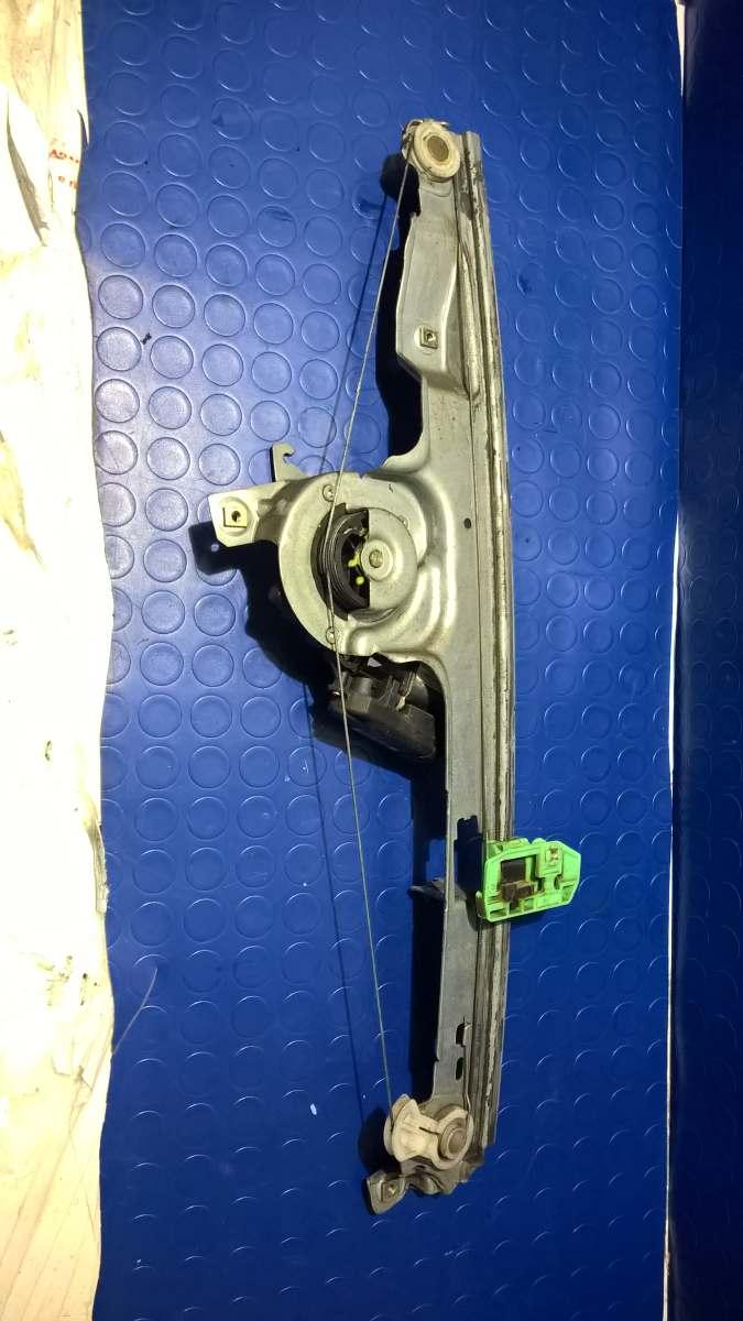 ALZAVETRO ELETTRICO ANT SX RENAULT SCENIC 1.9 DCI 8200646841<br /><br /><br />