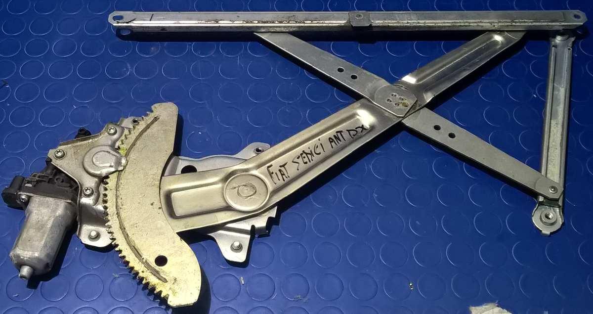 ALZACRISTALLO ANT DX FIAT SEDICI 1.9 MJT 120CV 71765537<br /><br /><br />