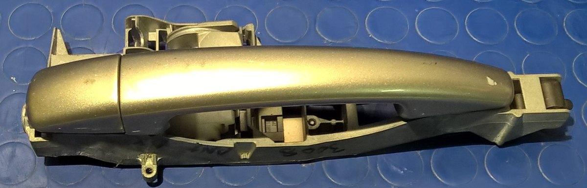 MANIGLIA ANT DX PEUGEOT 3008 1.6 HDI 2010 9101KZ<br /><br /><br />